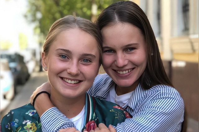 Старшая сестра Полины Вероника до сих пор продолжает выступать за Россию.