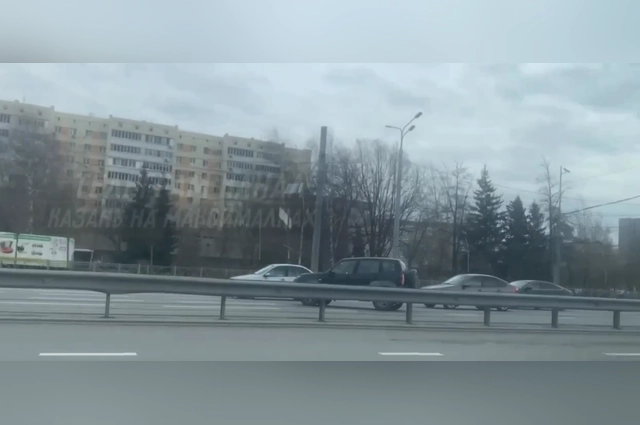 На улице Декабристов вырвали провода.