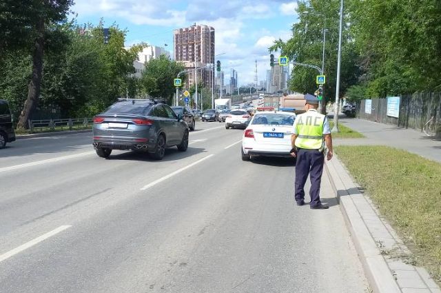 В центре Екатеринбурга грузовик MAN сбил 13-летнего велосипедиста