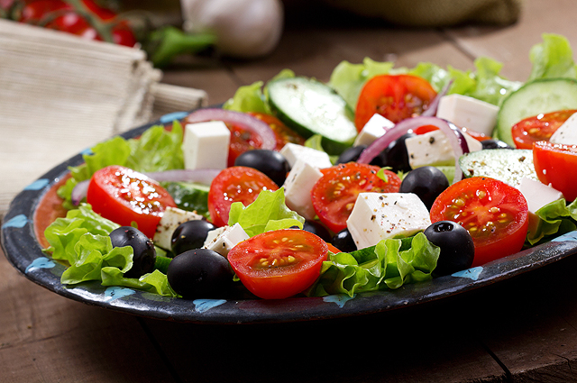 Греческий салат с орегано, 16 пошаговых рецептов с фото на сайте «Еда»