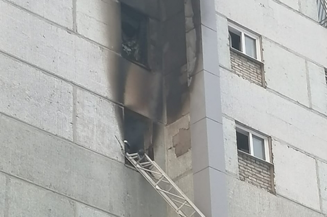 Выгорела квартира на шестом этаже.