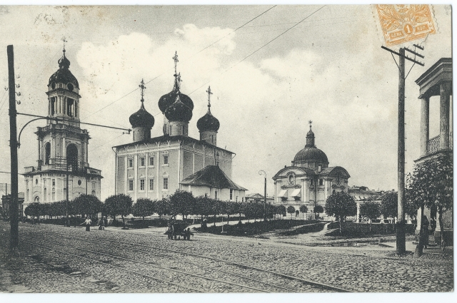 Спасо-Преображенский собор и Императорский дворец.