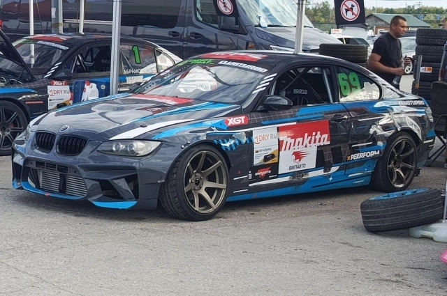 Профессиональный дрифт - это спорт, не имеющий отношения к ночному хулиганству на дорогах.