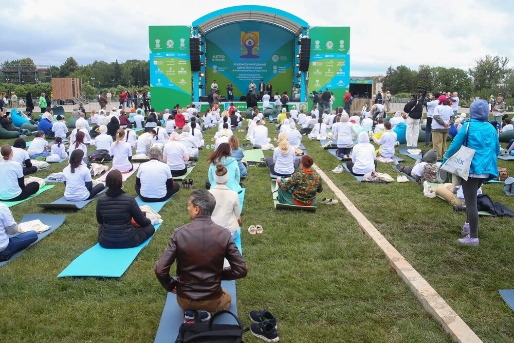 Международный день йоги в рамках проекта «Лето в Москве» на ВДНХ.