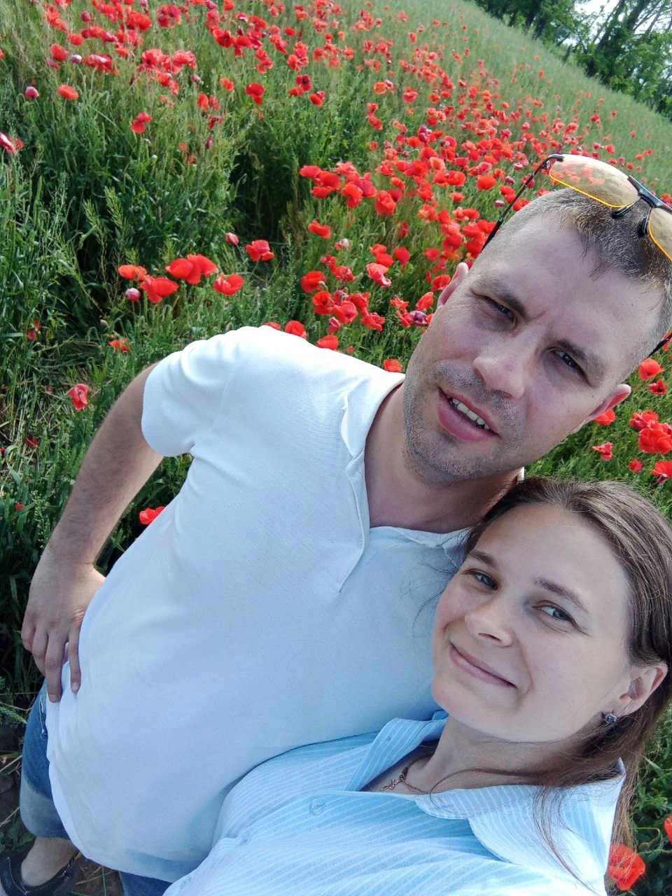 9.	Илья и Юля стали прекрасной семьей – вместе растят дочку Кристину и сына Рому, вместе путешествуют и не забывают про многочисленную родню и в Рязани, и в Белоруссии. 