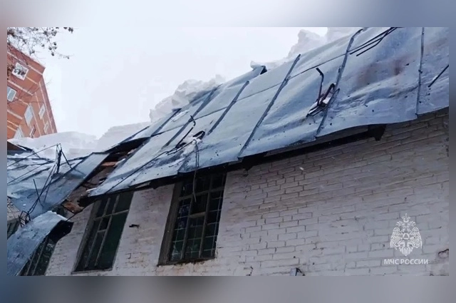 В Зеленодольске по факту обрушения склада возбуждено уголовное дело.