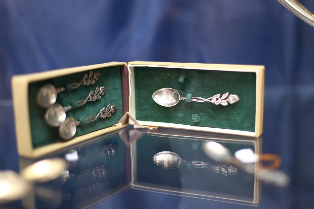 Старинное серебро.