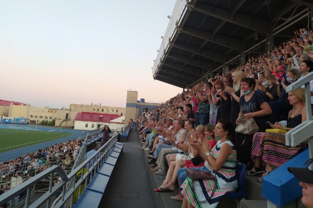  Концерт состоялся 9 июля на стадионе «Динамо»