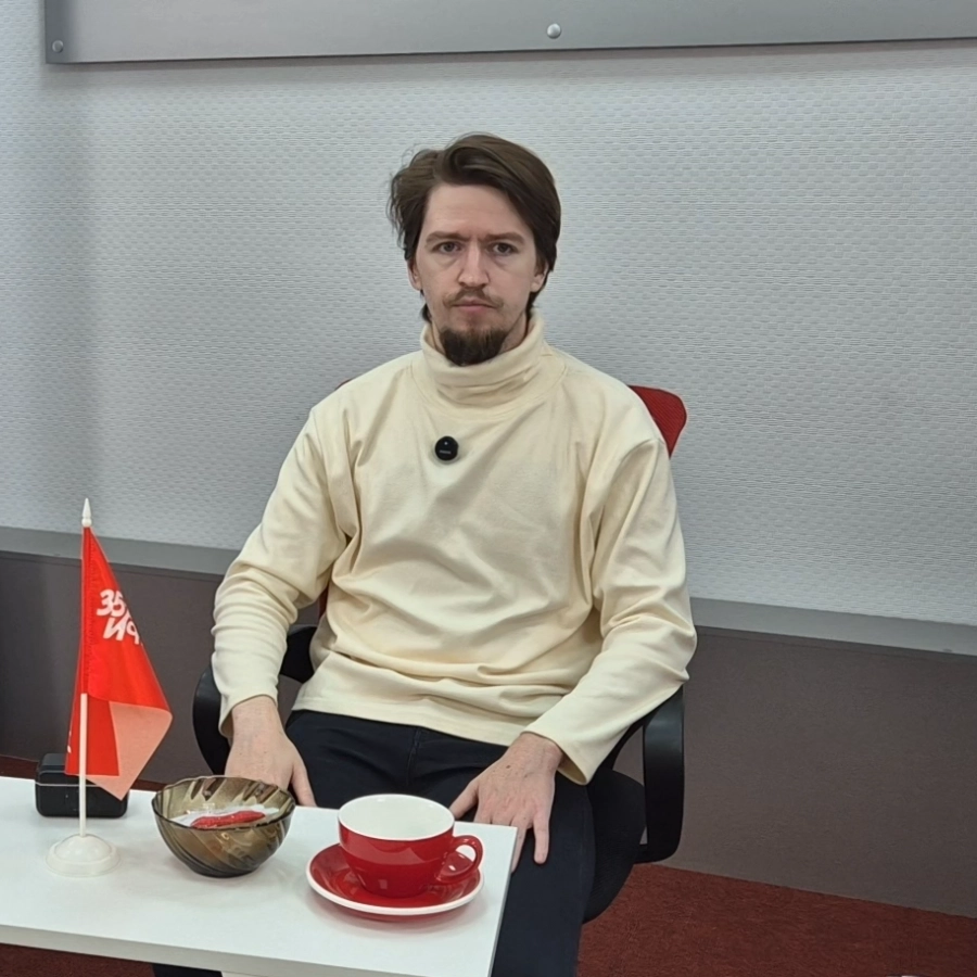 Нейрохудожник Максим Мельников.
