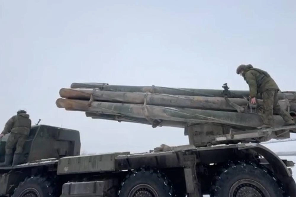 РСЗО «Торнадо-С» бьет по ВСУ.