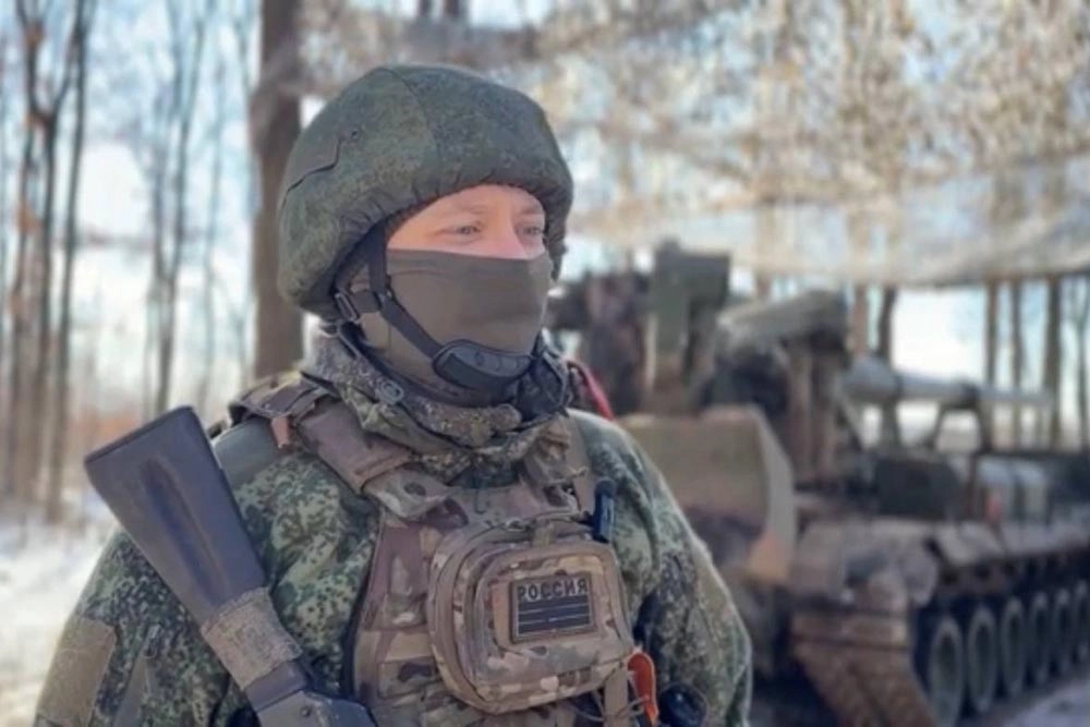 Енот, командир боевой машины.