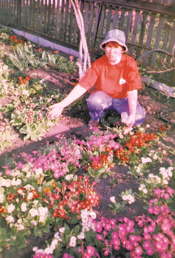 Рудия Хайбрахманова, Ульяновск: «На своей даче я в основном, занимаюсь выращиванием разных сортов цветов».