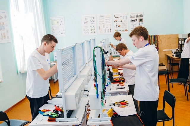 Корпорация ВСМПО-АВИСМА трудоустроит на лето более 180 школьников