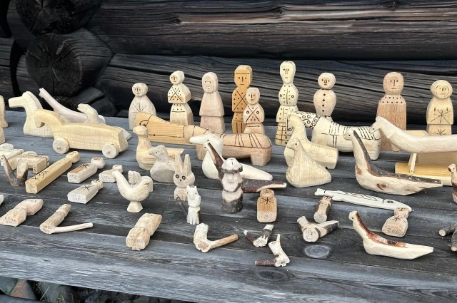 Сувениры - удовольствие здесь не дешёвое.