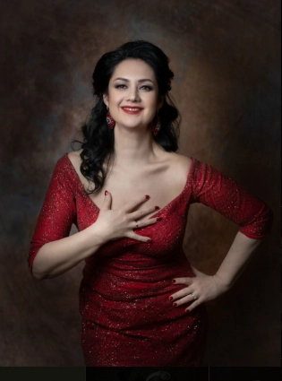 Агунда Кулаева - яркая оперная певица. 