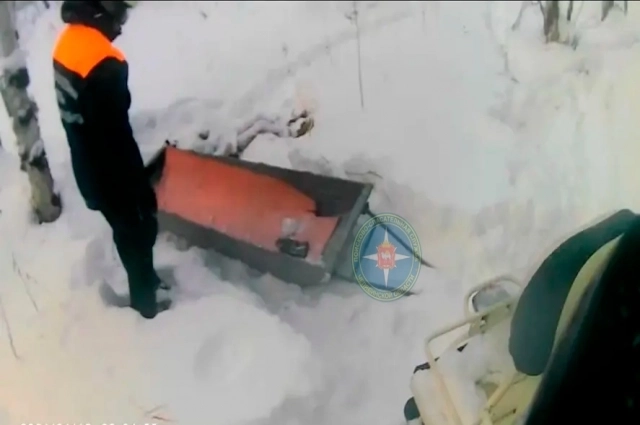 Тело нашли спасатели.