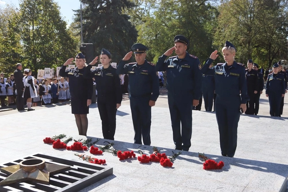Молодёжь помнит, гордится и равняется.