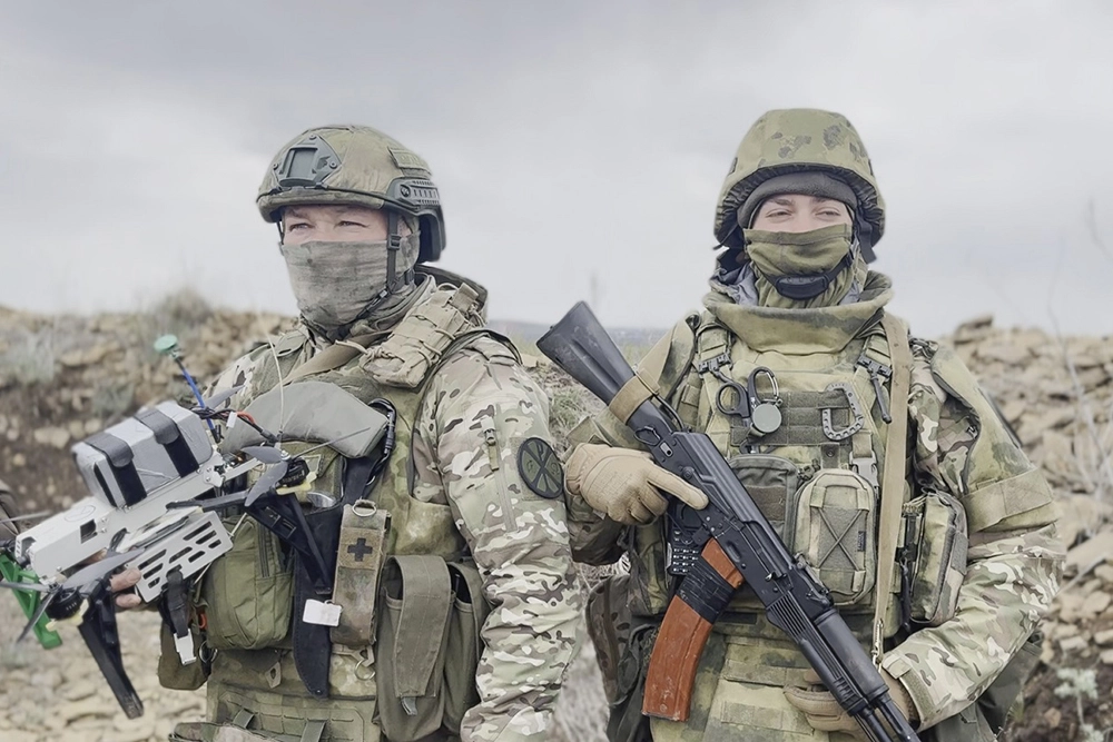 Бойцы Новик и Гвидон.