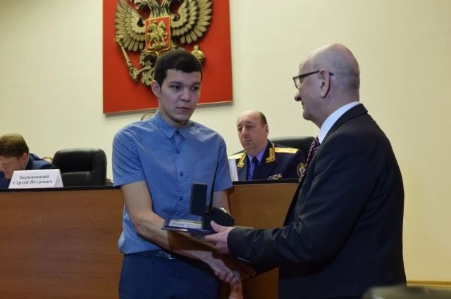 Булат Байров получил благодарственную грамоту от губернатора.