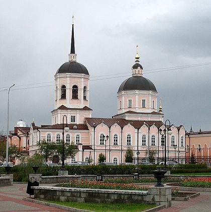 Храм на площади Ленина. 