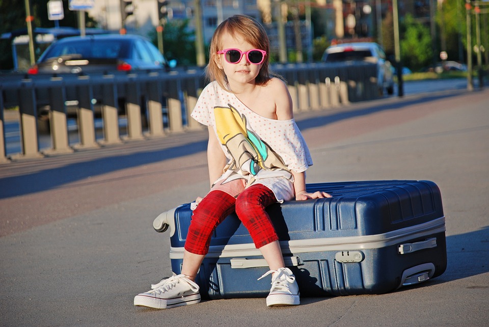 Ребенок должен знать, что и в каком кармане чемодана у него находится.