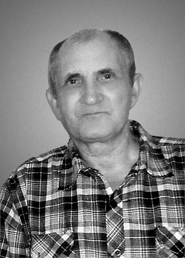 В.П. СИМОНОВ, родился в 1949 году. Стаж работы на Брянском химическом заводе - 26 лет.