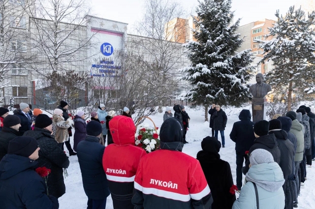 В Перми открыли новый мемориал Сухареву.
