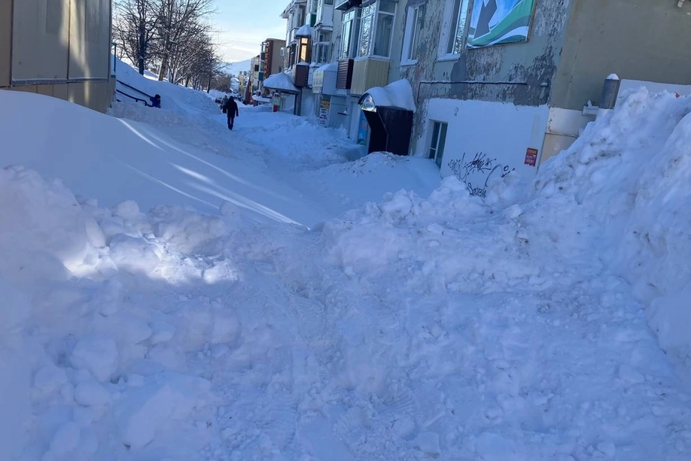 Тротуар от остановки Силуэт (Детская поликлиника № 1) до 6-го километра.