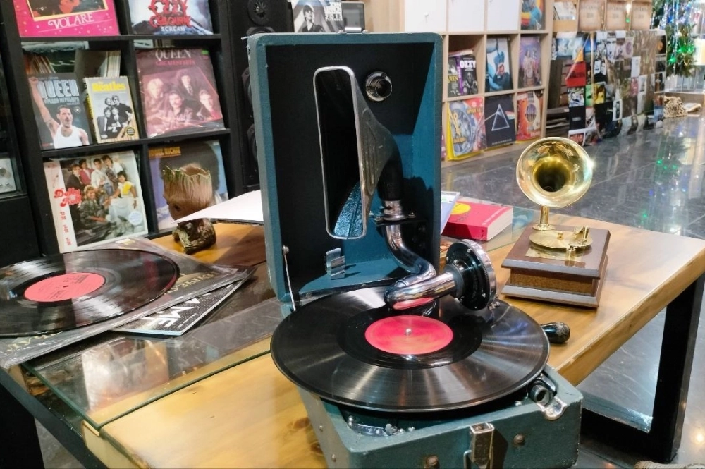 У окопного мини-патефона отличный звук!