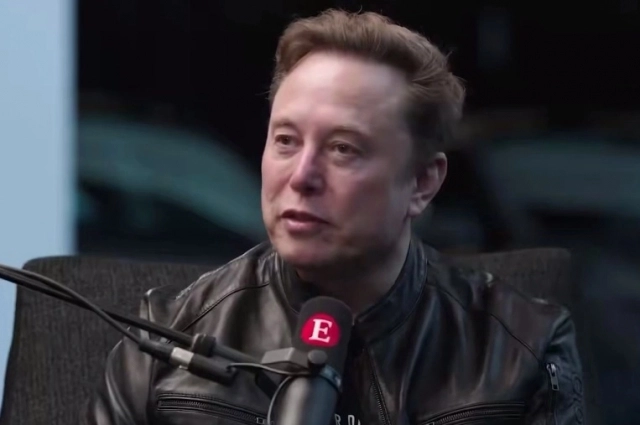 Судя по всему, за решением стоял Вашингтон, а не SpaceX и его глава Илон Маск.