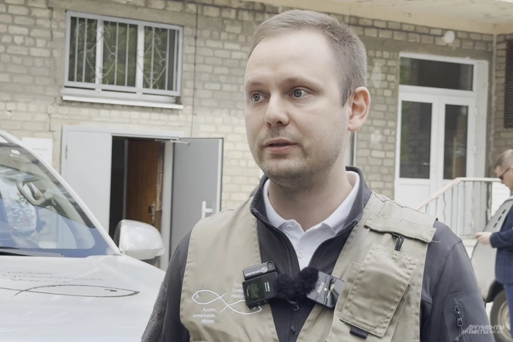 «Все дети говорят на одном языке». Итальянец 11 лет спасает детей Донбасса