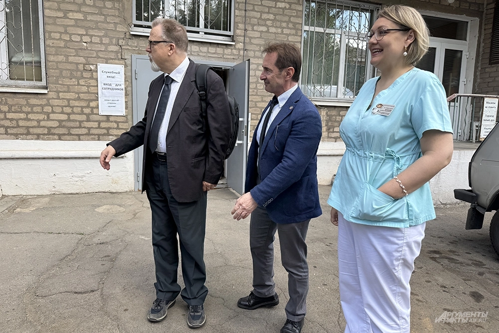 «Все дети говорят на одном языке». Итальянец 11 лет спасает детей Донбасса
