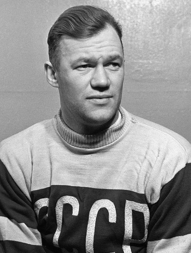 Футболист, хоккеист, заслуженный мастер спорта Всеволод Бобров. 1955 год.