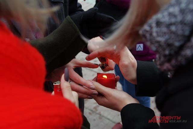 свеча памяти трагедия в кемерово акция митинг траурный сбор новосибирск