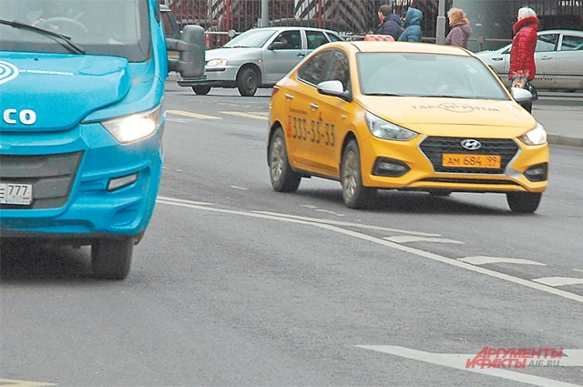 Выделенные полосы позволяют ускорить движение автобусов, троллейбусов и электробусов.