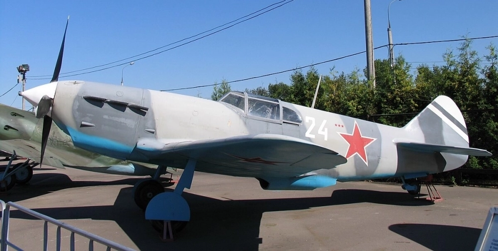 ЛаГГ-3 — истребитель, построенный с применением древесины.