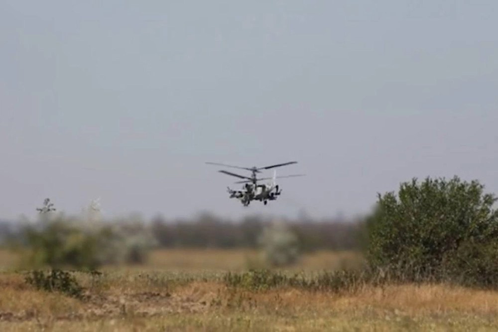 Вертолет Ка-52м в полете.