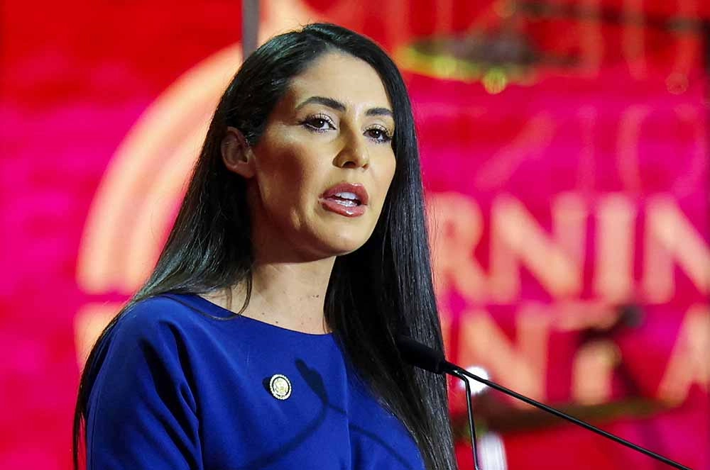 Анна Паулина Луна.