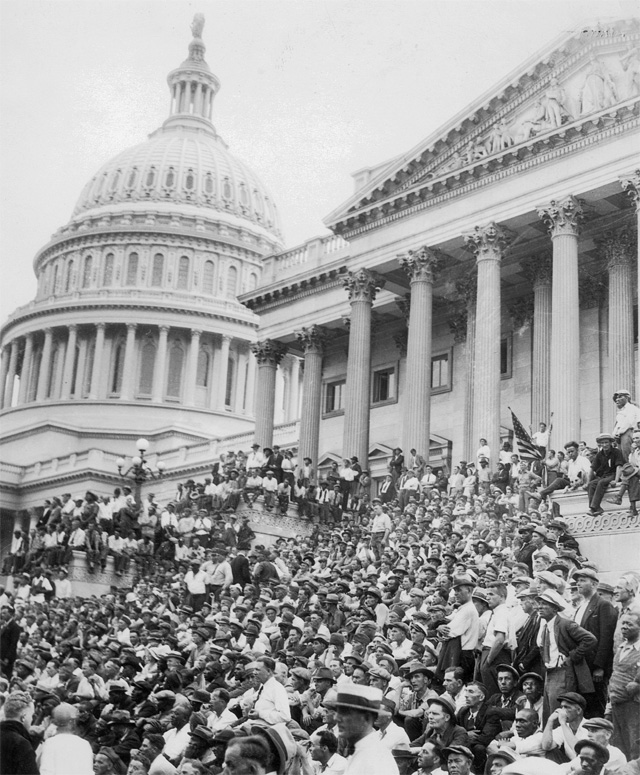 Безработные перед Капитолием в Вашингтоне. 1932 год