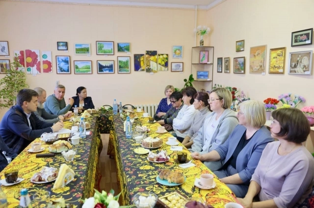 Встреча с учителями прошла теплой атмосфере.