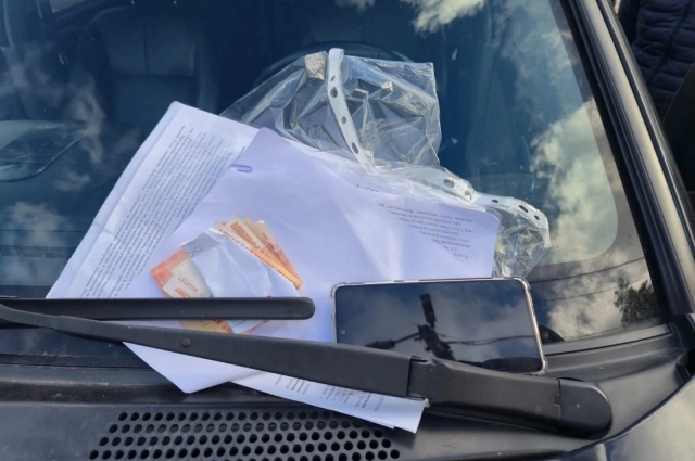 29 сентября фигурант лично получил от предпринимателя 90 тысяч рублей на автомобильной парковке. 