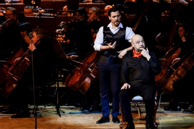 Яго (Владислав Сулимский) и Кассио (Роман Широких, Мариинский театр). 