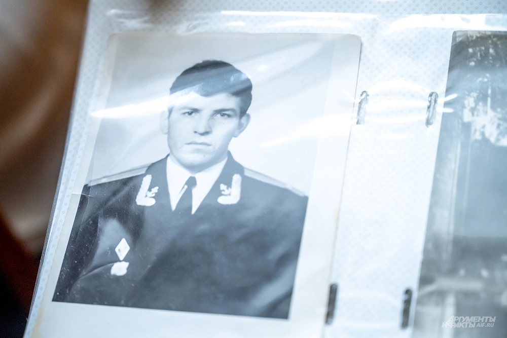 Сын Нины Васильевны.