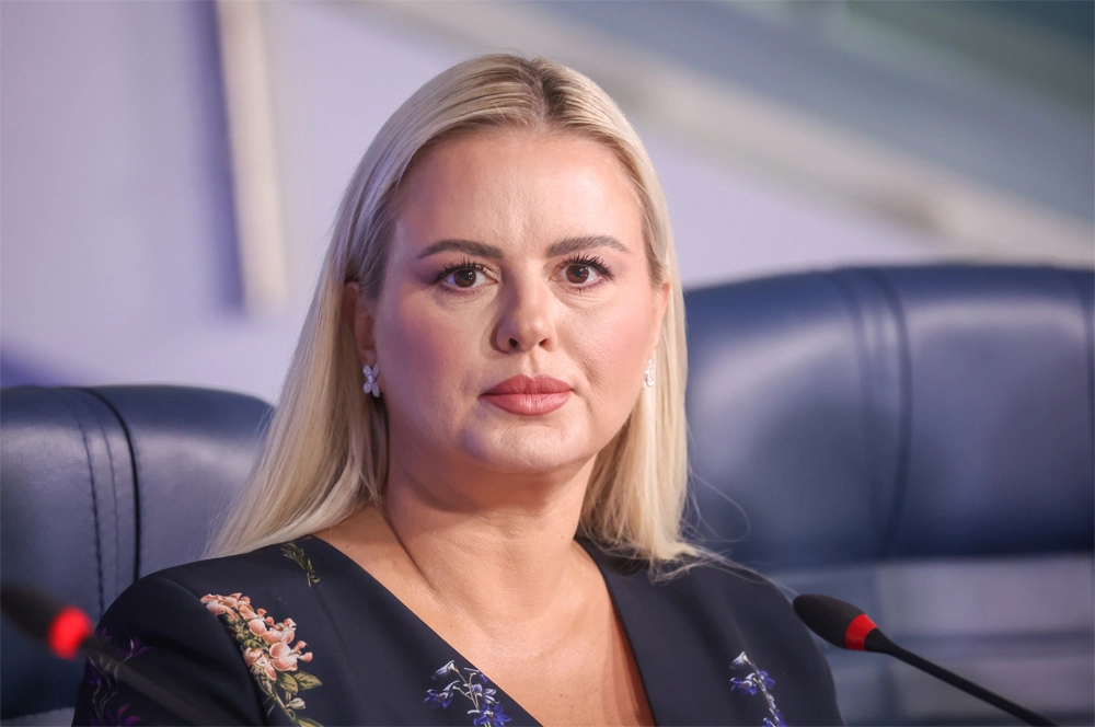 Анна Семенович.