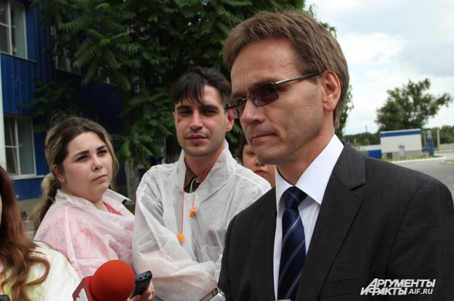 Владимир Савостьянов познакомился с иностранными инвесторами на выставке