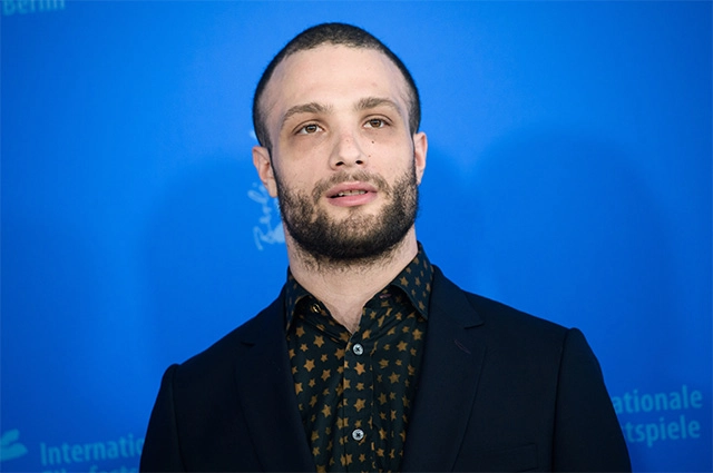  Космо Джарвис.