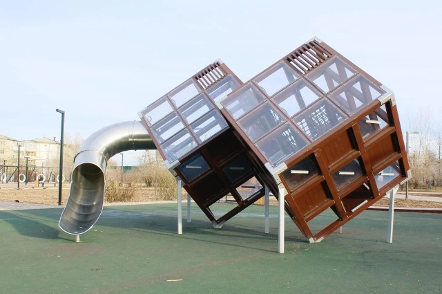 Игровые кубы для детей в сквере МЖК