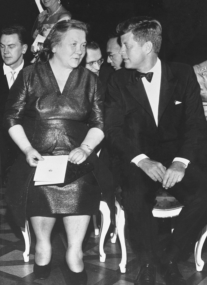 Нина Хрущева и Джон Кеннеди, 1961 год.