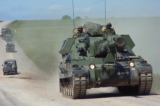 AS-90 — британская самоходная артиллерийская установка (САУ) класса самоходных гаубиц.