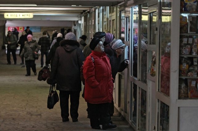 Торговые павильоны у станции метро Варшавская 